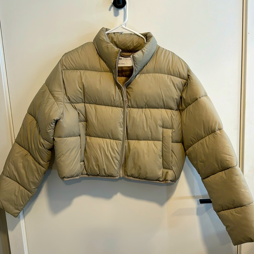Cropped brown puffer jacket